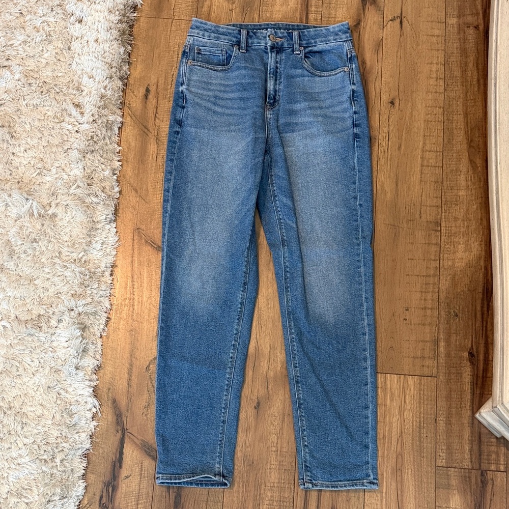 American Eagle Curvy Mom Jean